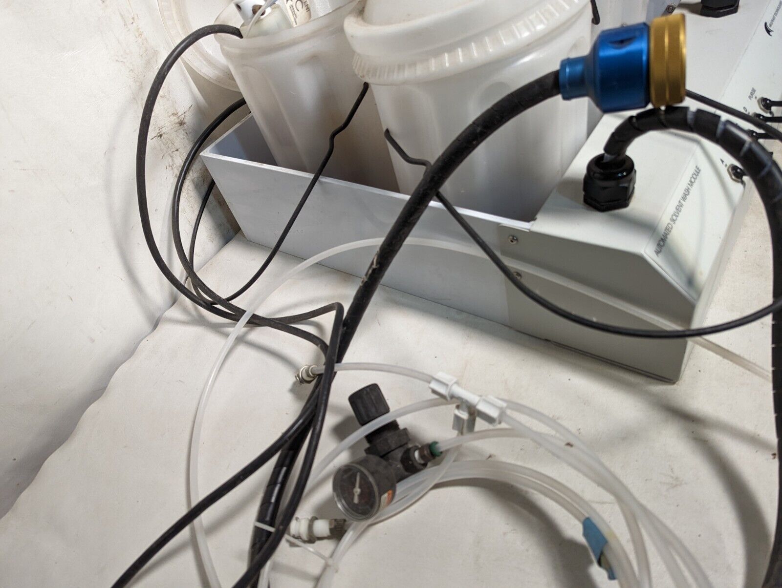 Argonaut Technologies Quest 210 ASW system, automated solvent wash module