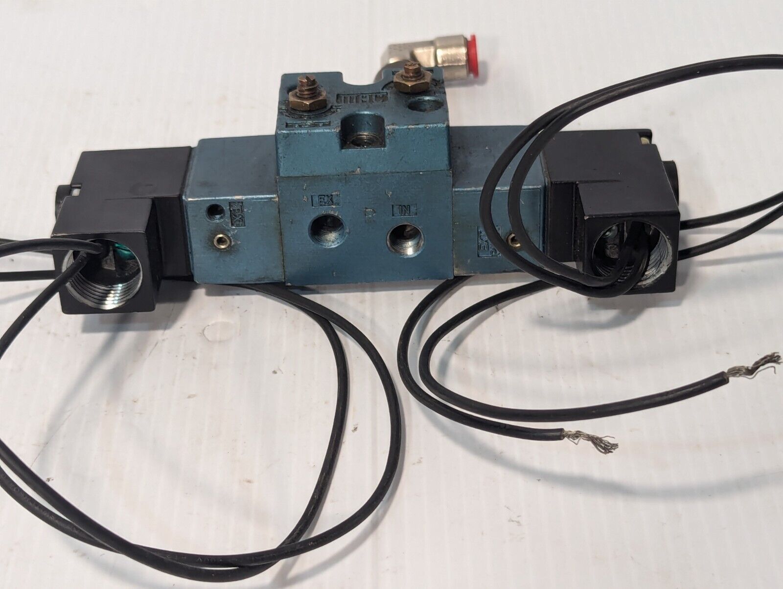 Mac 122C-11-PI-111CA Manifold with Dual PID-111CAAA Solenoid Valves, 110/120V
