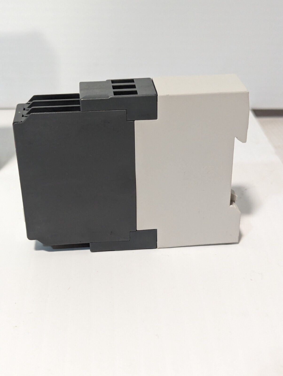 ABB CM-MPS off delay with aux voltage time relay 1svr430885r1300 - Free Shipping
