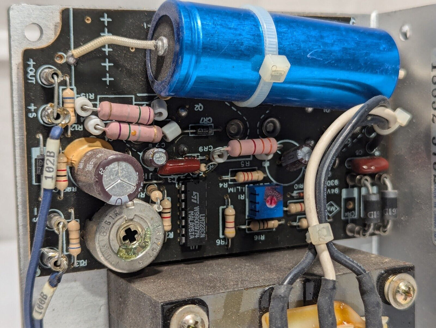 SOLA SLS-24-024 regulated power supply, 24VDC@2.4A out, 100/120/220/230/240VAC