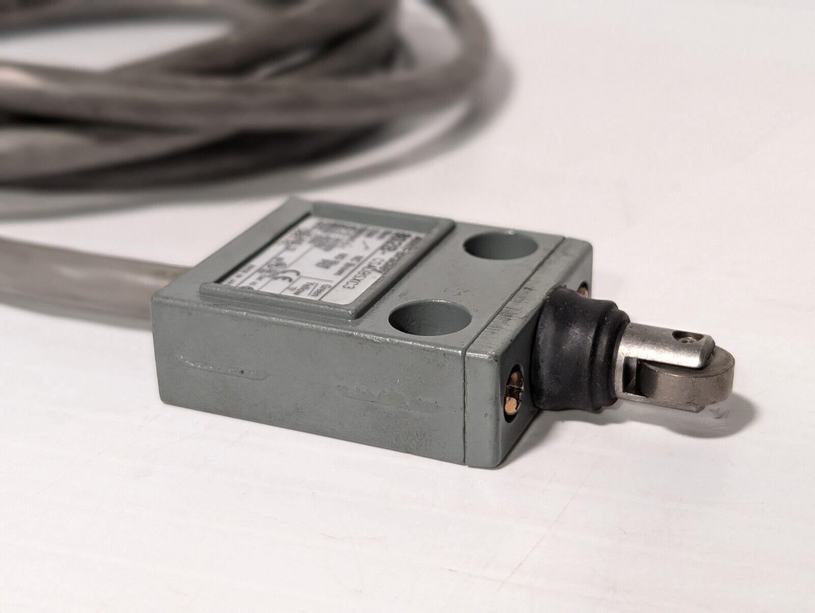 Allen Bradley 802B-CSADBSXC3 Compact Top Push Roller Limit Switch