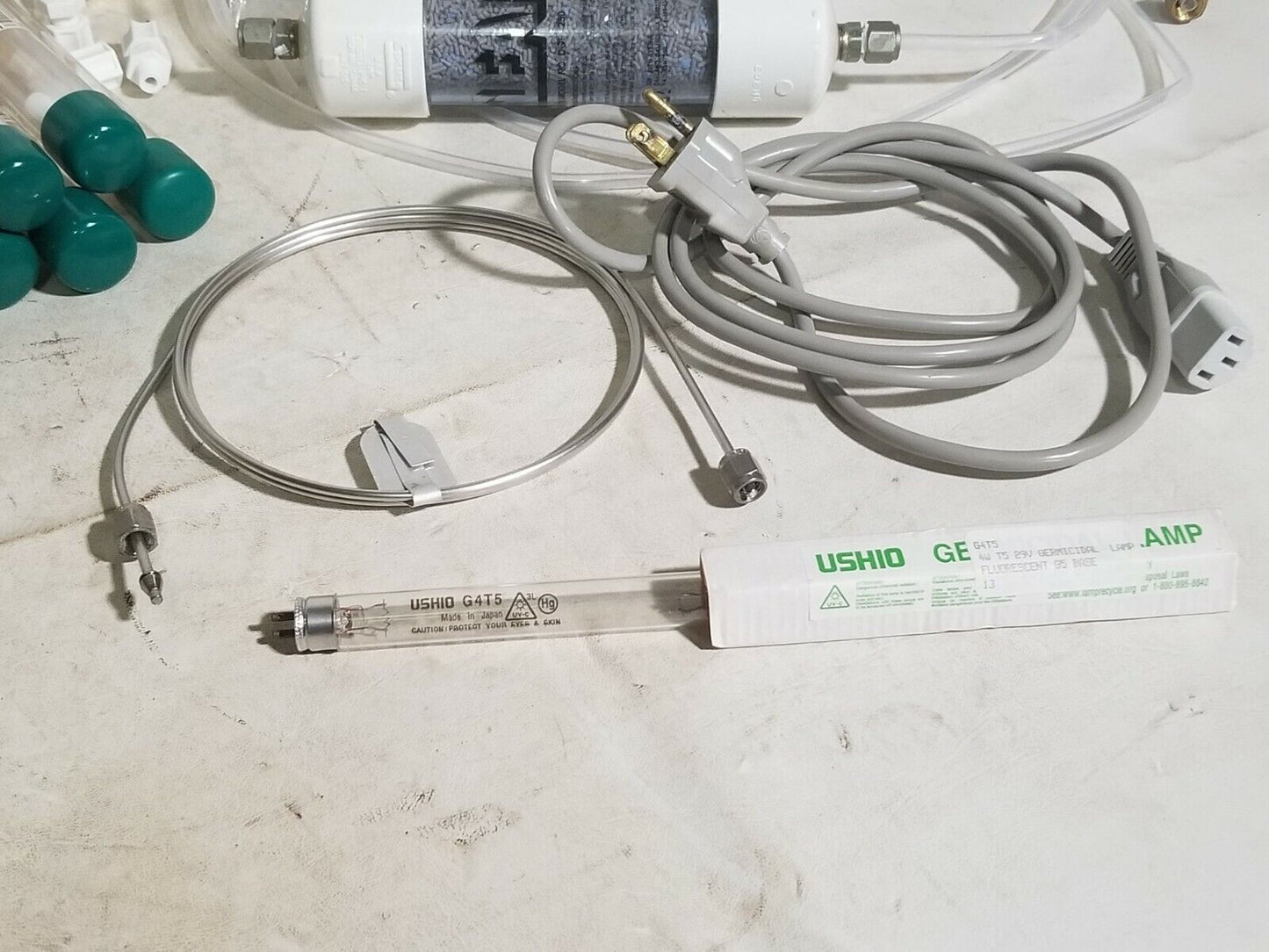 Lot of Oxiclear Disposable Gas Purifier Model DGP-250-R1 and assorted equipment
