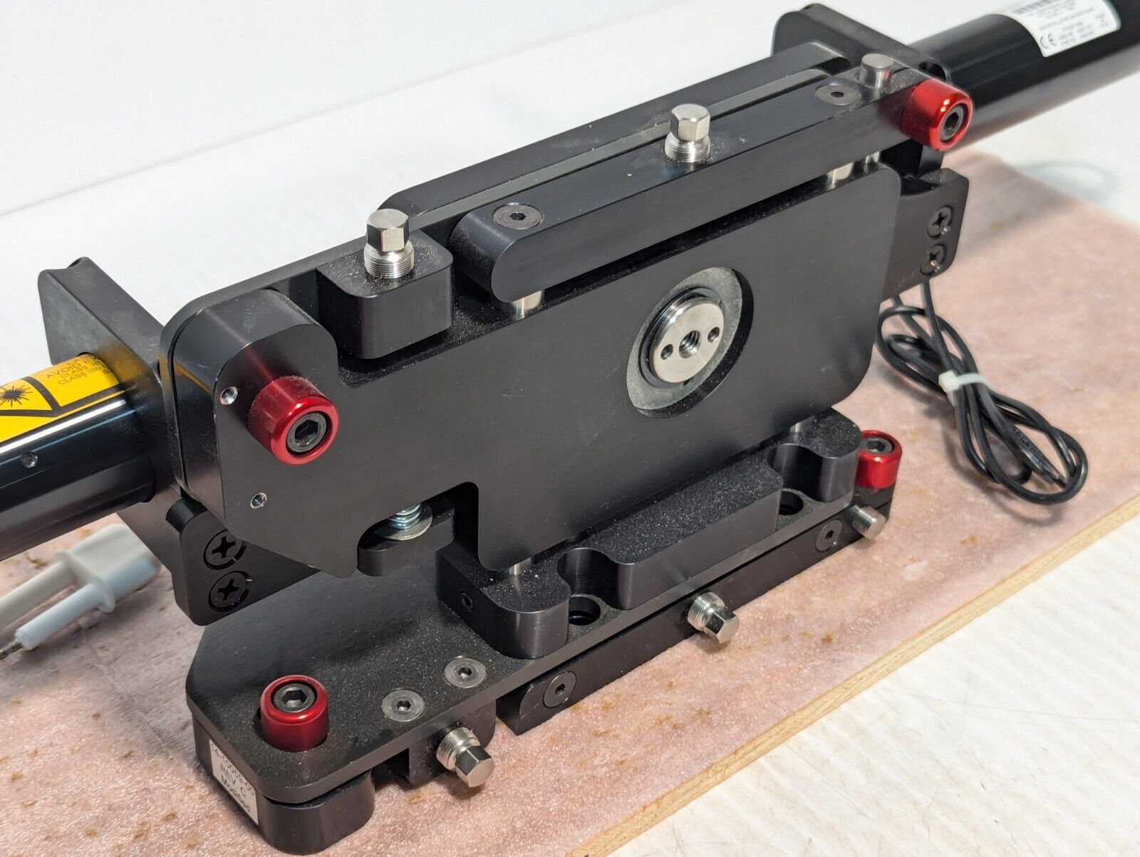 JDS Uniphase 1144P Helium Neon Gas Laser Tube & 14-10059-00 Mount -Free Shipping