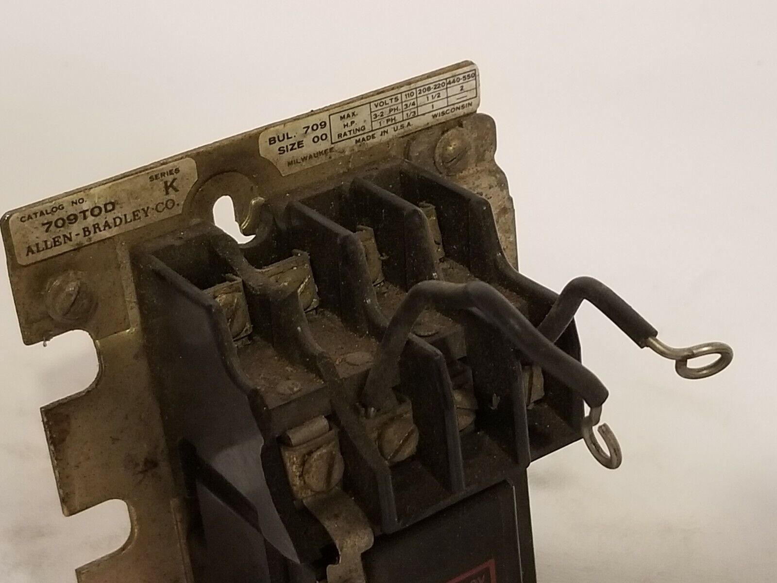 Allen Bradley 709-TOD K Size 00 110-550V 1/3 - 2HP with coil 69A86 110/120V
