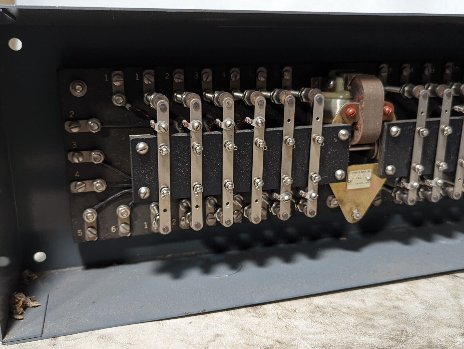 Struthers-Dunn 90XGX100 relay with enclosure, 110VAC coil/contacts