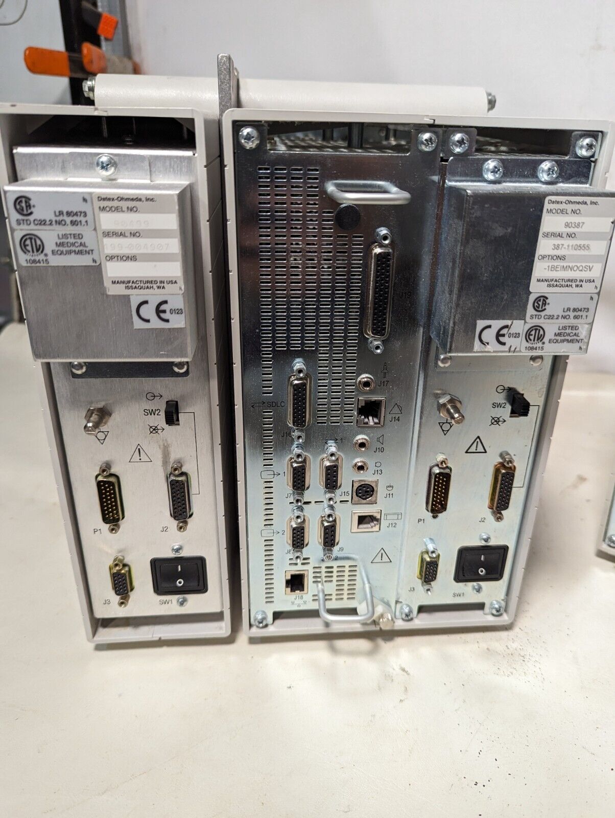 Spacelabs Medical Datex-Ohmeda 90387 with 90499 module rack for patient monitors