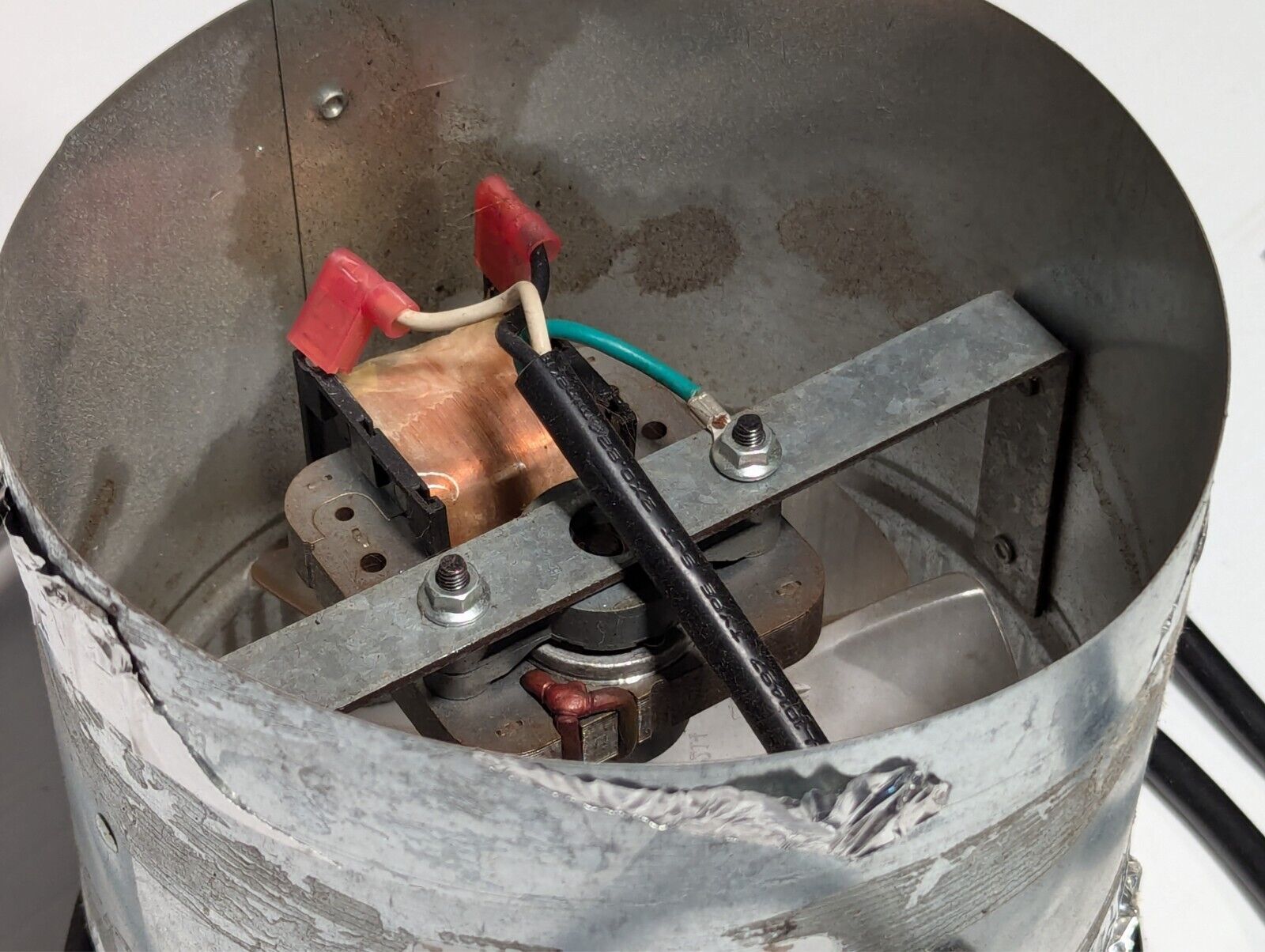 Suncourt DB206C in-line duct air booster fan, 120VAC, 60Hz, 0.4A as pictured