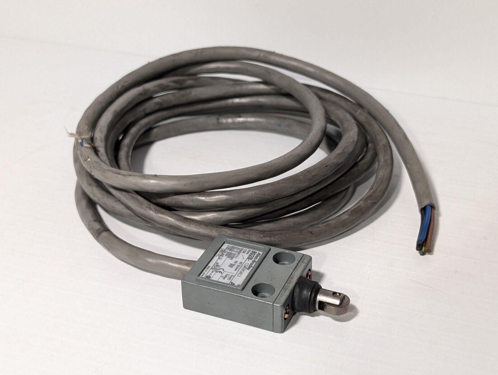 Allen Bradley 802B-CSADBSXC3 Compact Top Push Roller Limit Switch