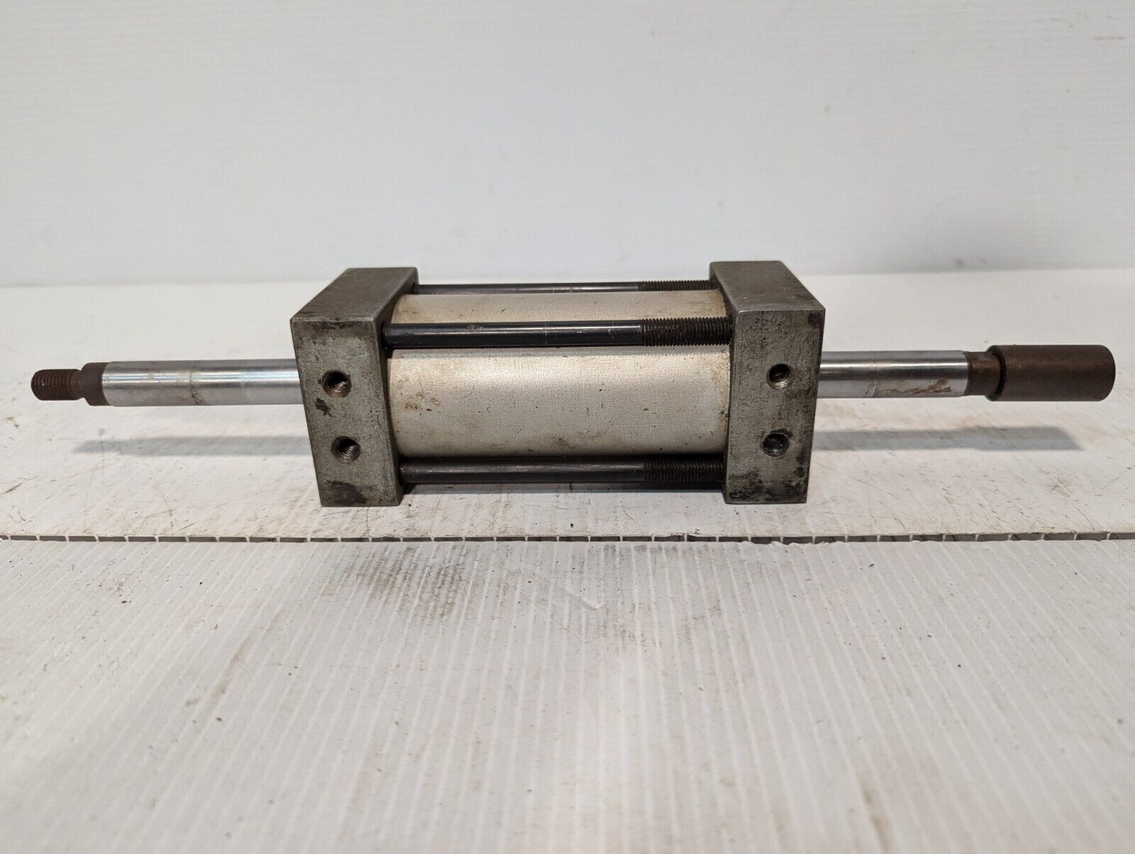 Unidentified 14" Double-Action Hydraulic Cylinder - Free Shipping+Returns