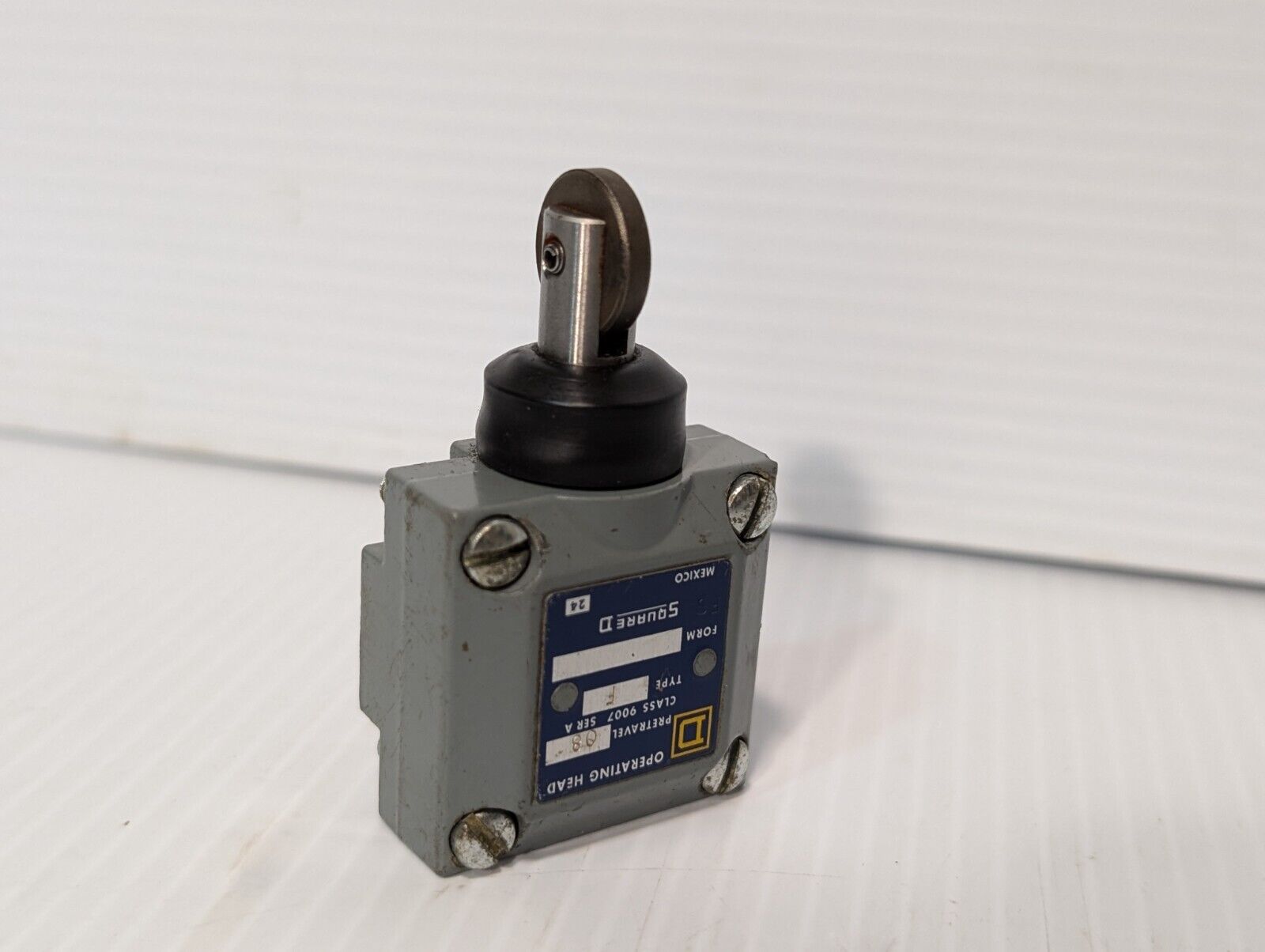 Square D Operating Head, Type: F, 9007 Ser. A, Pretravel: 08