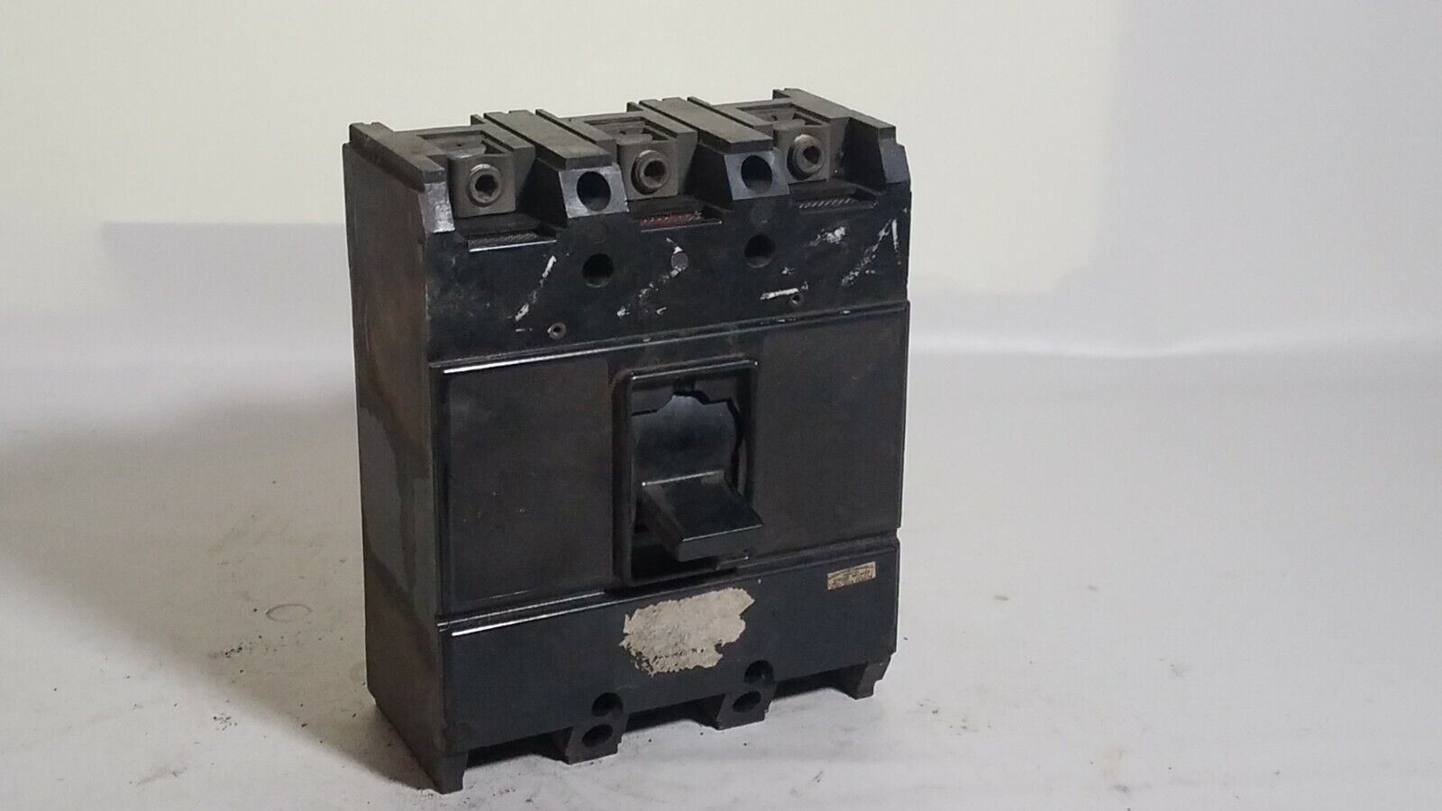 Presumably I-T-E 125 amp, 600 VAC, 3 pole circuit breaker