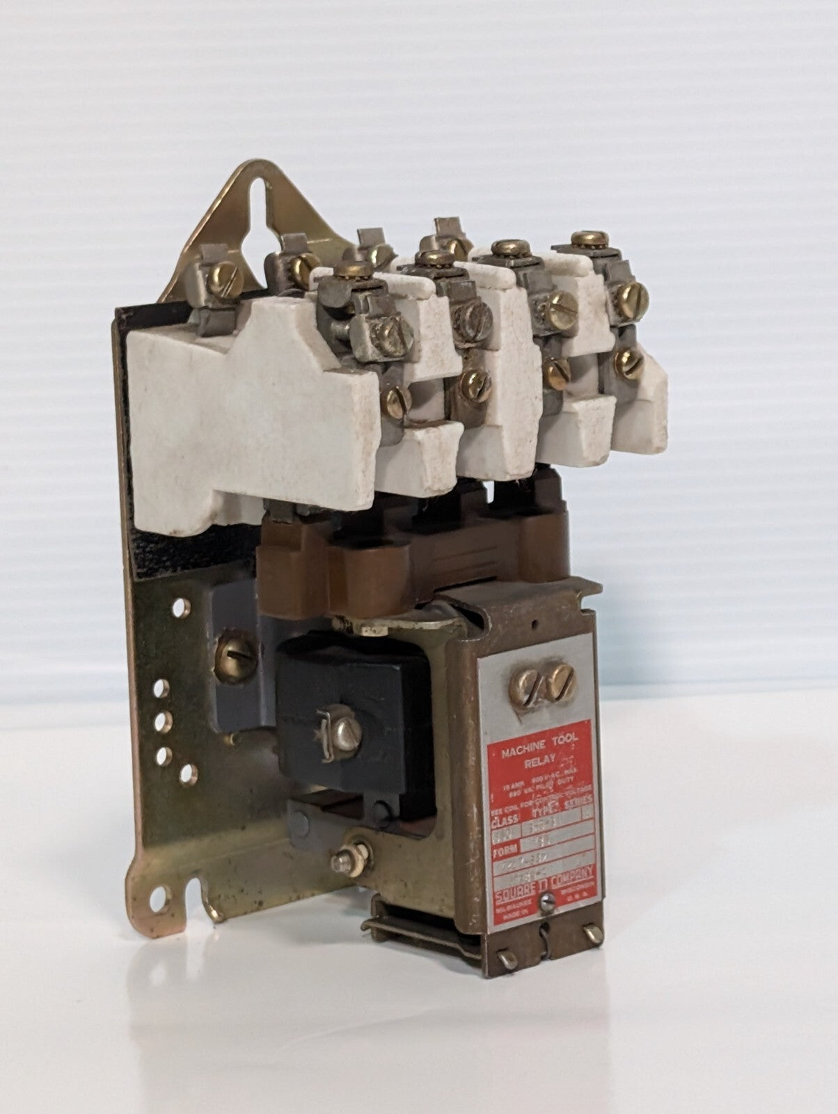 Square D 8501BH031 Machine Tool Relay, Series A, 600vac Max, 15A, Form Y35