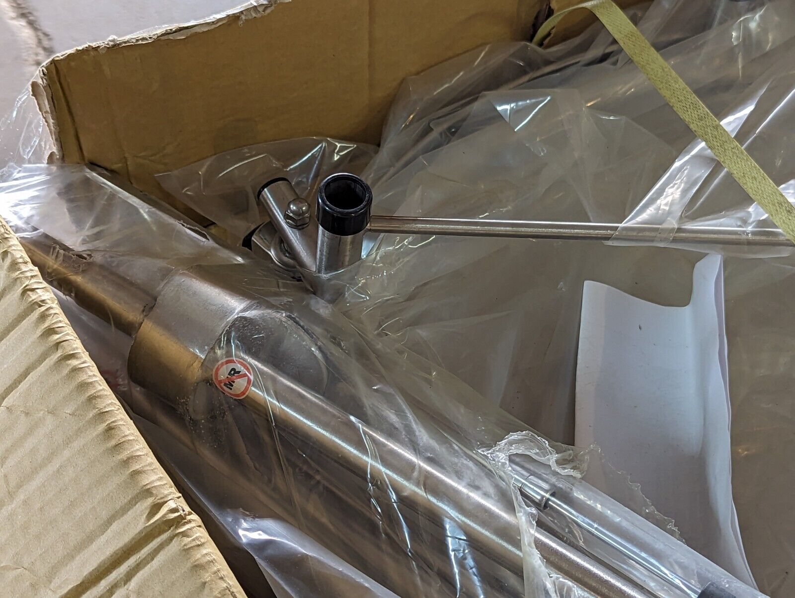 8773SSLF stainless steel hamper with pneumatic lid, made in Taiwan