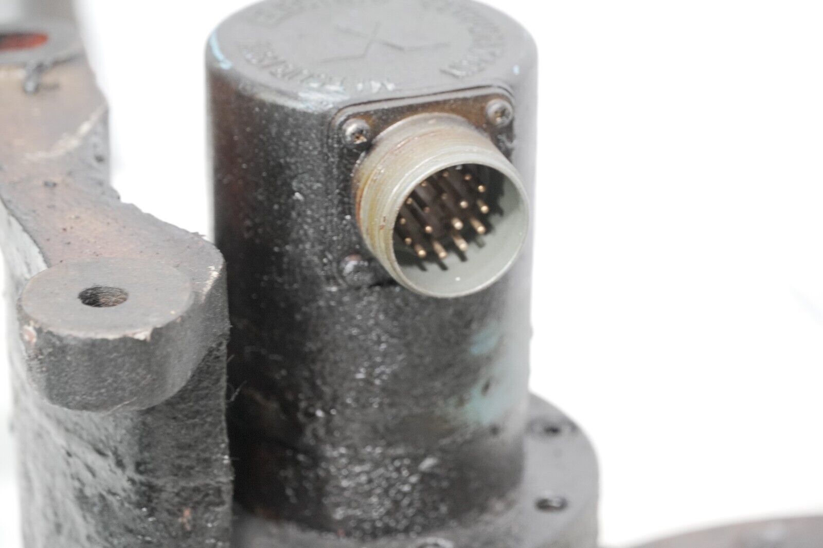 Lot of 16 rotary encoders: mostly Mitsubishi, Tamagawa OSE-5KN-6-12-108