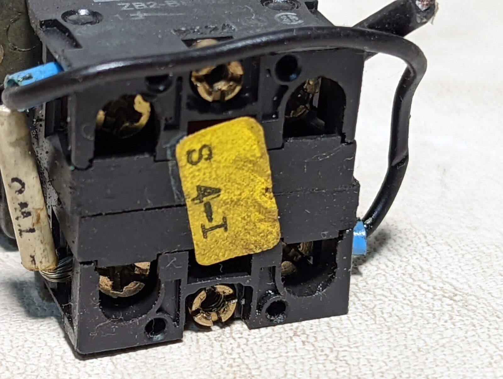 Telemecanique ZB2-BE102 red pushbutton switch