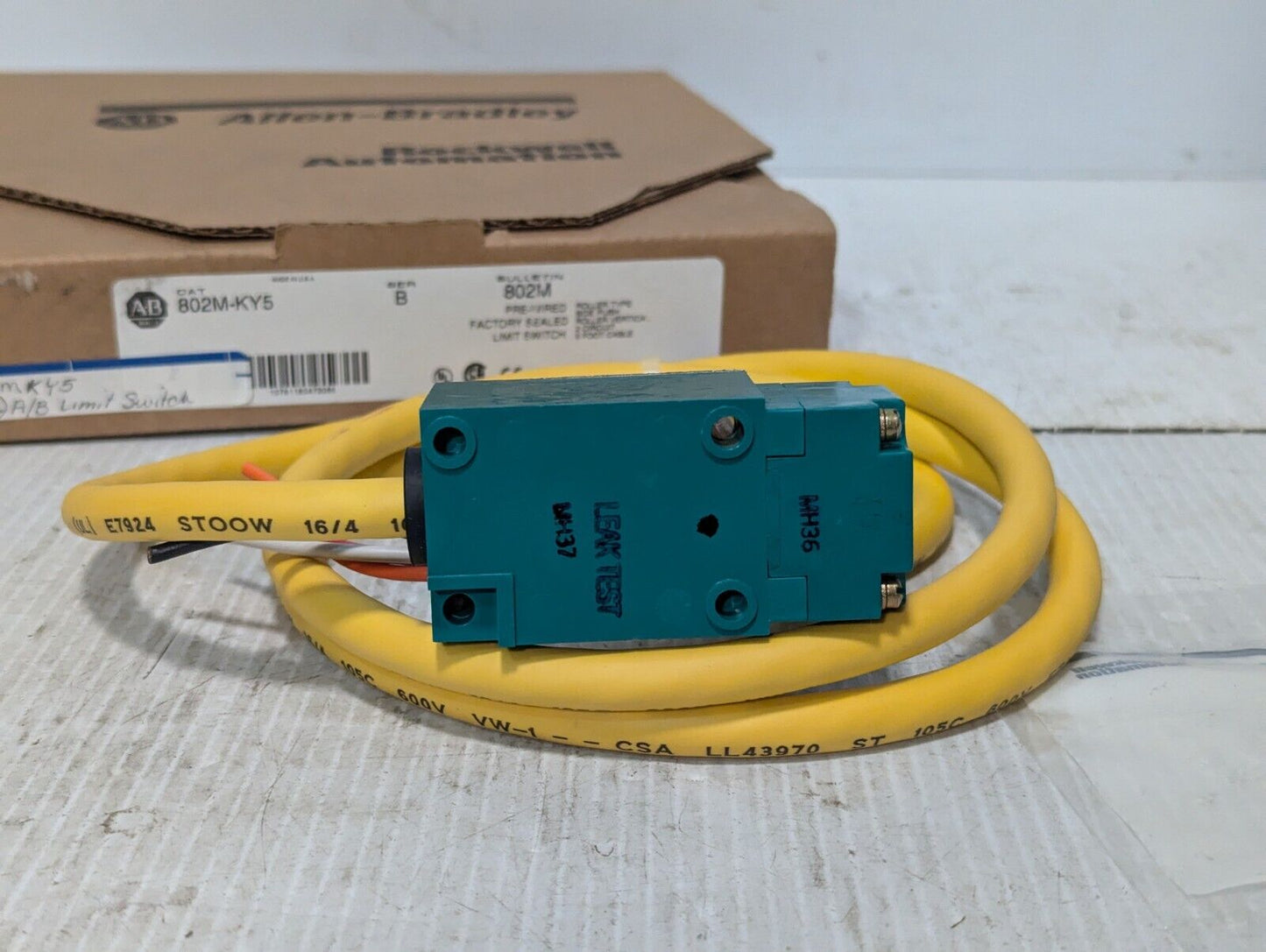 Allen-Bradley 802M-KY5 Series B Prewired A/B Limit Switch - Free Shipping