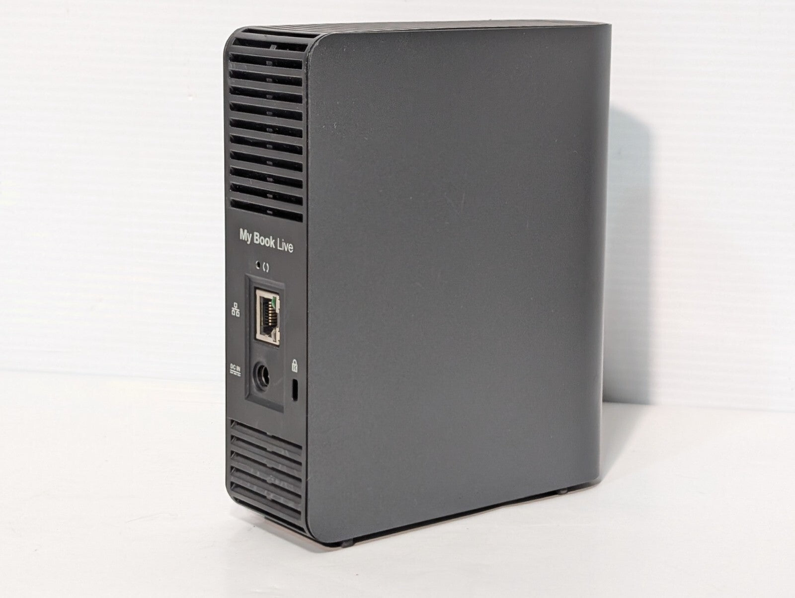 Western Digital WDBAAK0010HCH-00 External Storage Drive, 1TB, My Book Essential