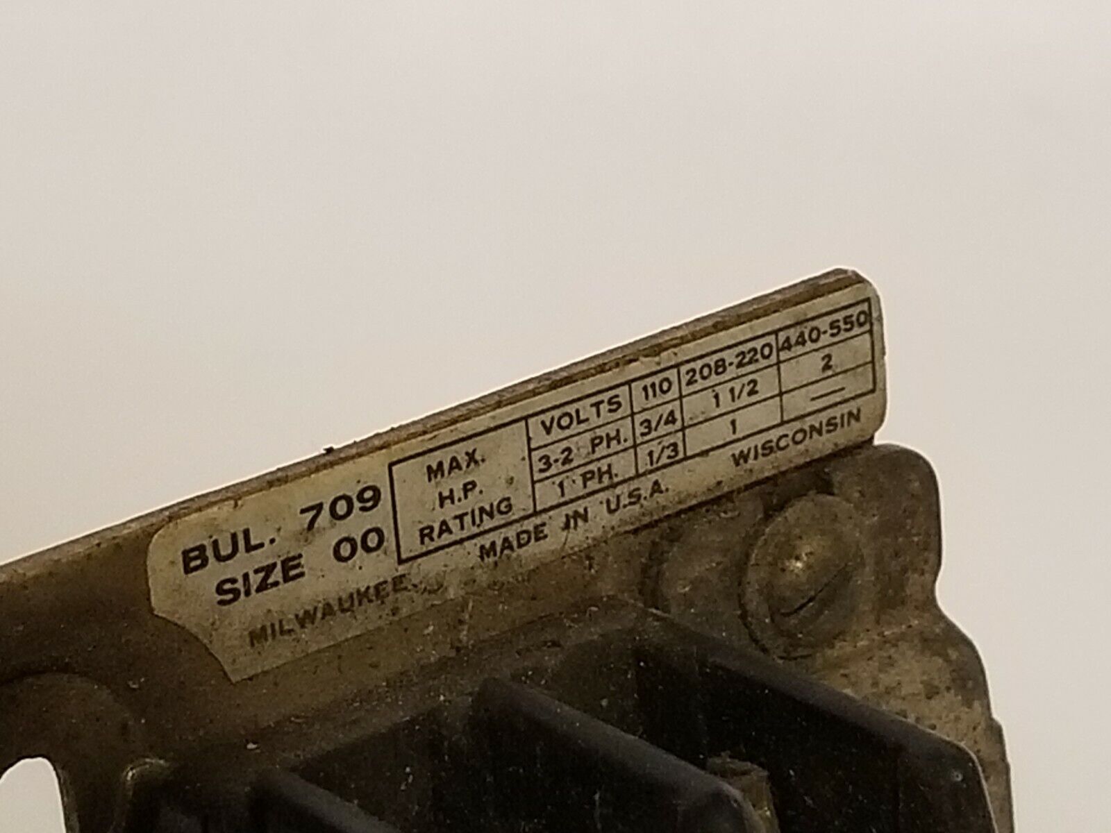 Allen Bradley 709-TOD K Size 00 110-550V 1/3 - 2HP with coil 69A86 110/120V