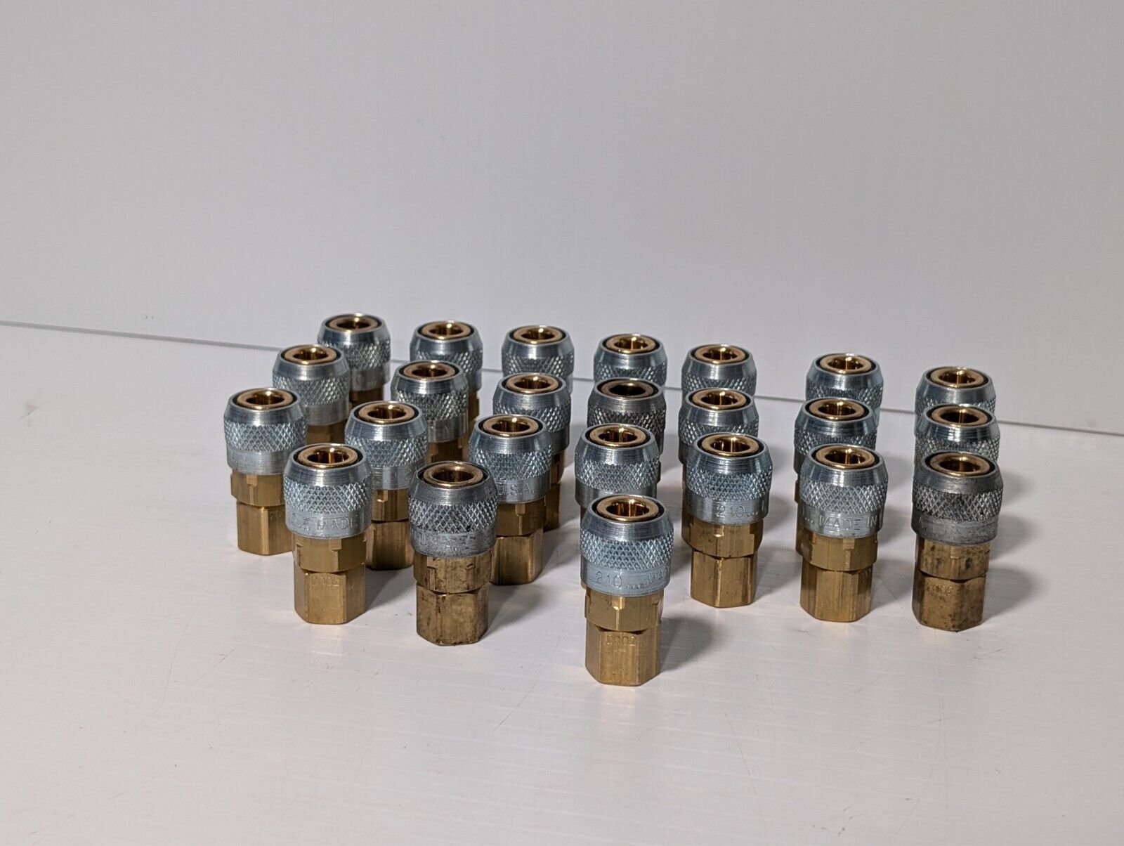 (24) ARO 210-3003 Air Hose Fittings 1/4" NPT Automatic Coupler Quick Connect