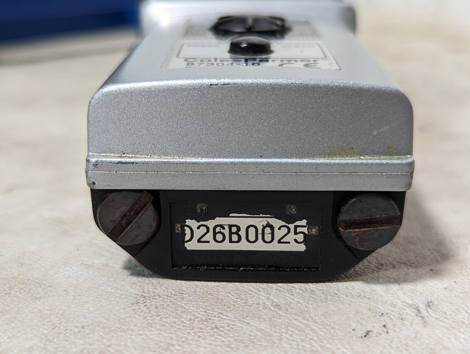 Cole-Parmer 87304-10 6" wheel Convertible Laser Tachometer with LED Display