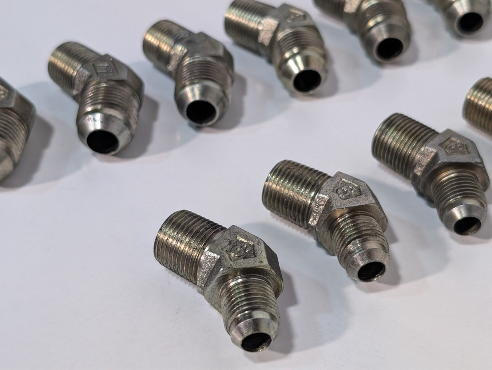 (26) 45 Degree High Pressure Elbow Fittings Adapters, Male-Female, Male-Male