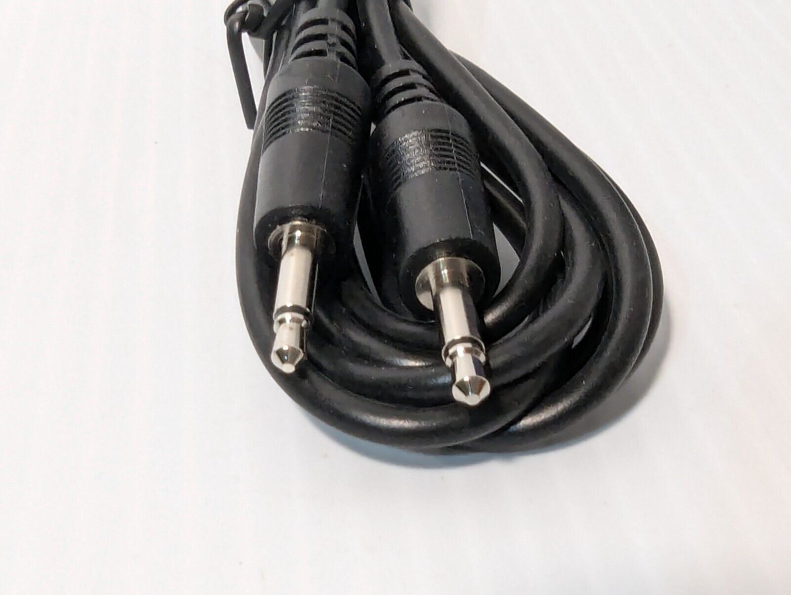 Lot of 1x VGA Termination Plug and 3x 3.5mm Mini Phono Plugs - Free Shipping