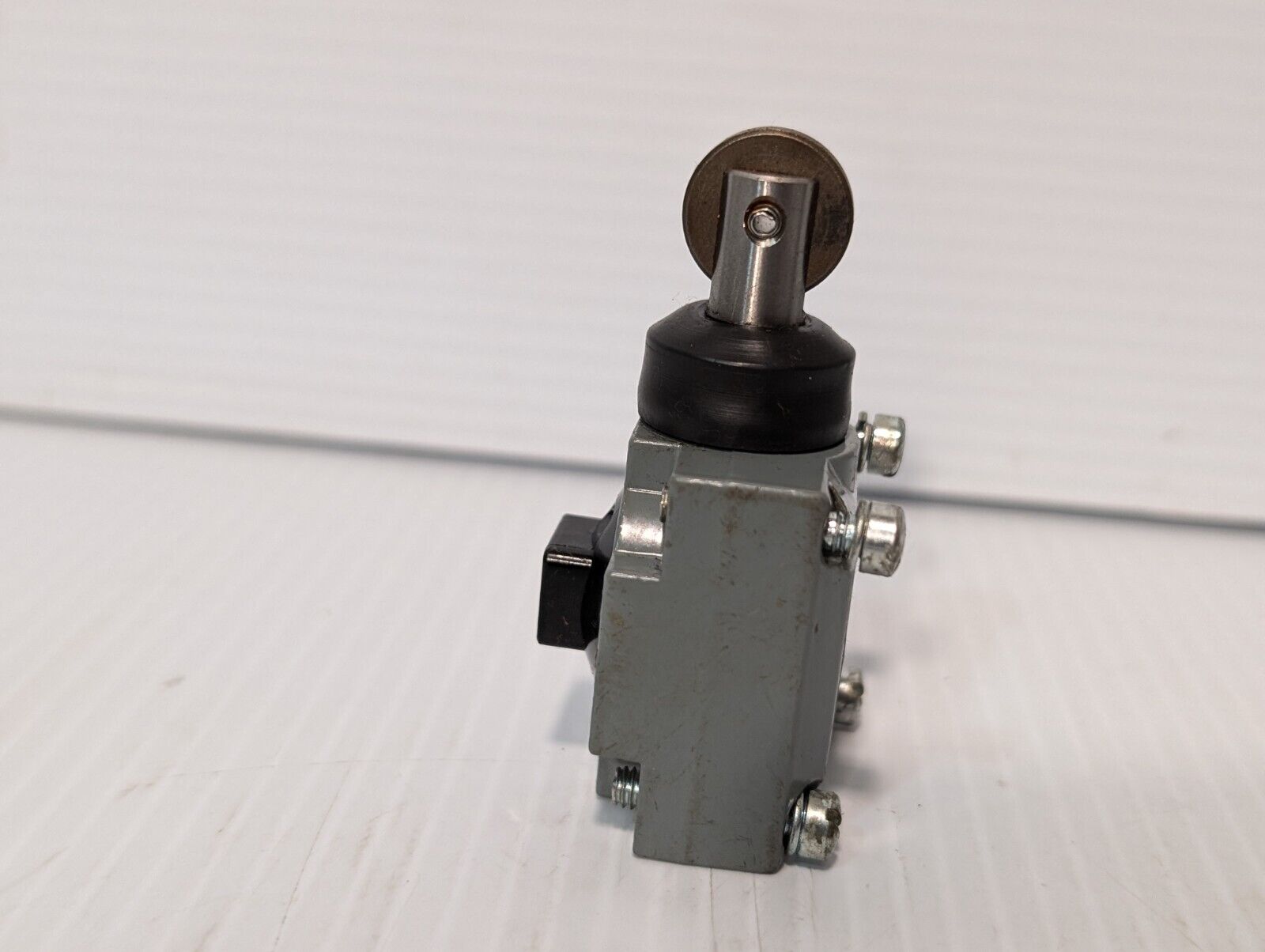 Square D Operating Head, Type: F, 9007 Ser. A, Pretravel: 08