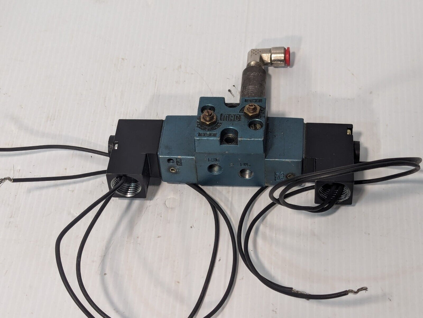 Mac 122C-11-PI-111CA Manifold with Dual PID-111CAAA Solenoid Valves, 110/120V