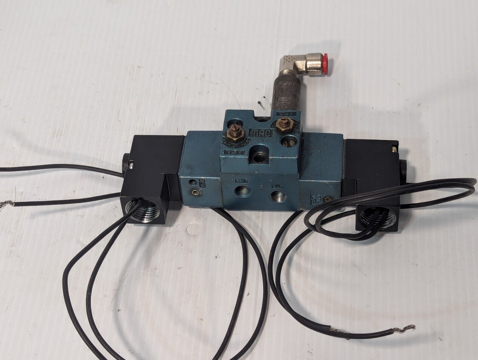 Mac 122C-11-PI-111CA Manifold with Dual PID-111CAAA Solenoid Valves, 110/120V