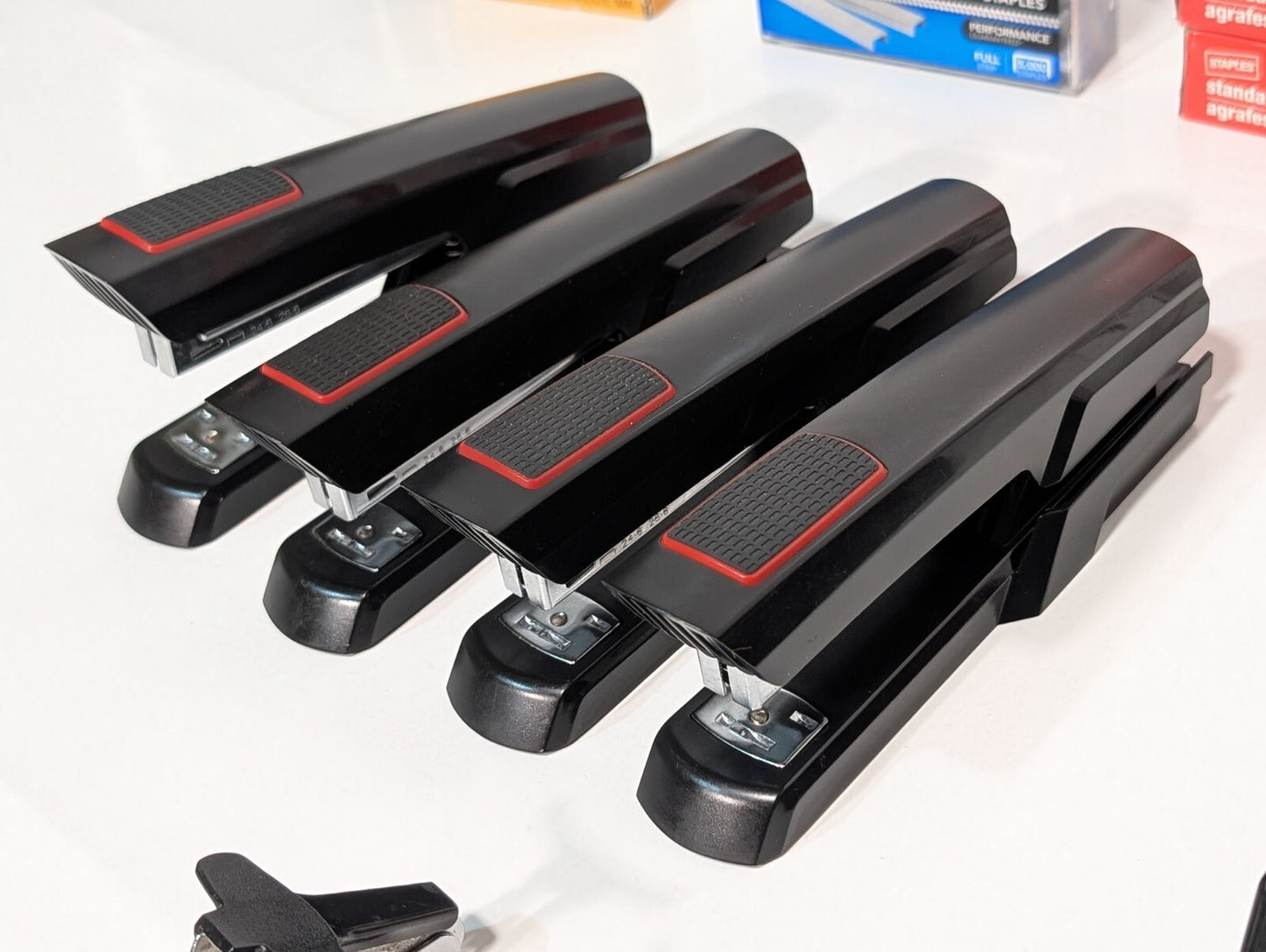 Staples Staplers Removers and Standard Staples, see photos