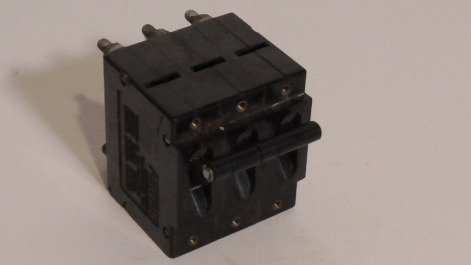 AIRPAX UPL111-1-43-402-01, 4 amp, 250VAC, 400Hz, 3 pole circuit breaker
