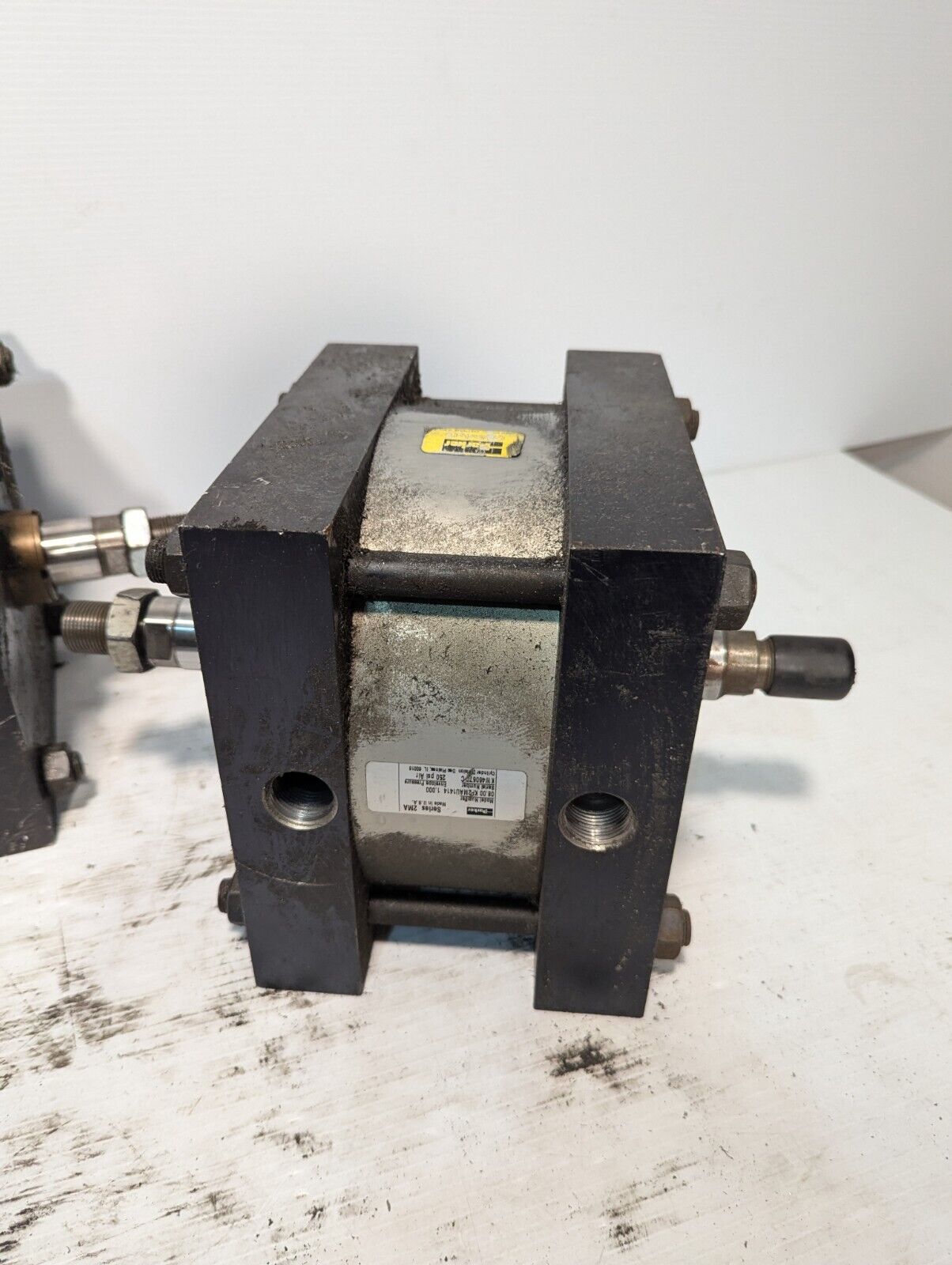 Parker 08.00KF2MAU1414 1.000 Pneumatic Cylinder - Free Shipping