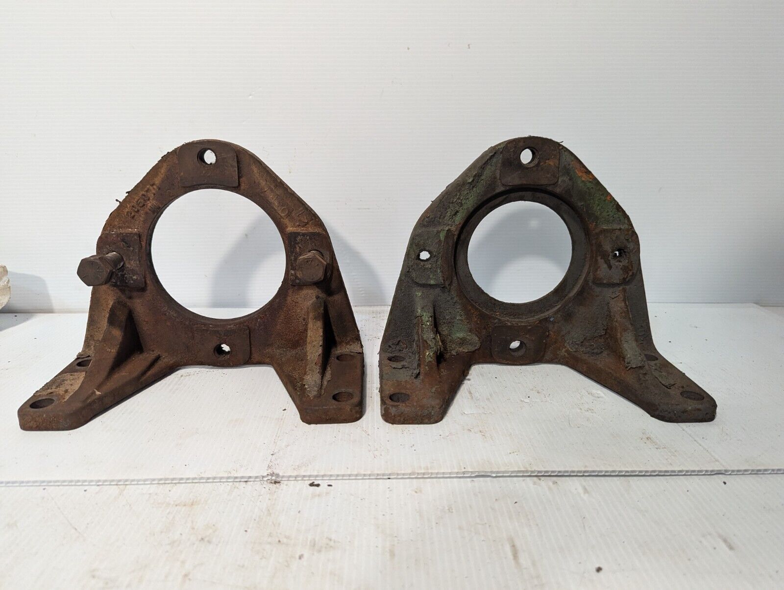 Vickers 205077 Foot Bracket Mount PAIR for Hydraulic Vane Pump - Free Shipping