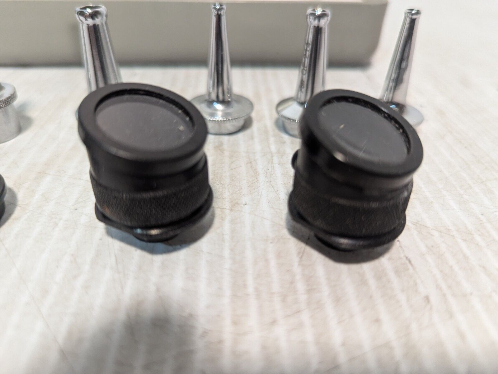 Storz N0300 aural magnifier set with specula and case as pictured- Free Shipping