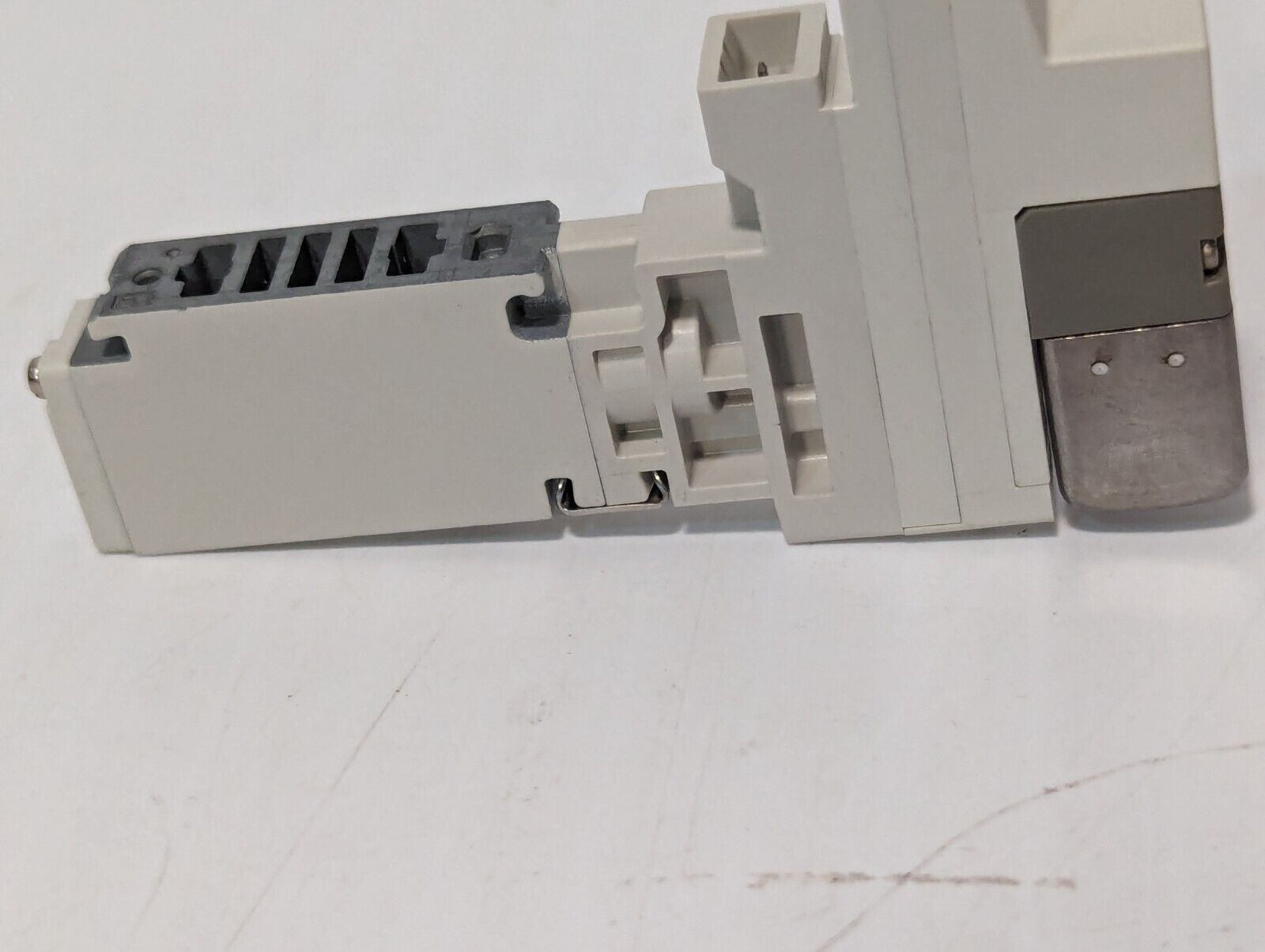 SMC VQ1101N-51 Solenoid Valve, rubber seal, 24VDC, Japan - Free Shipping