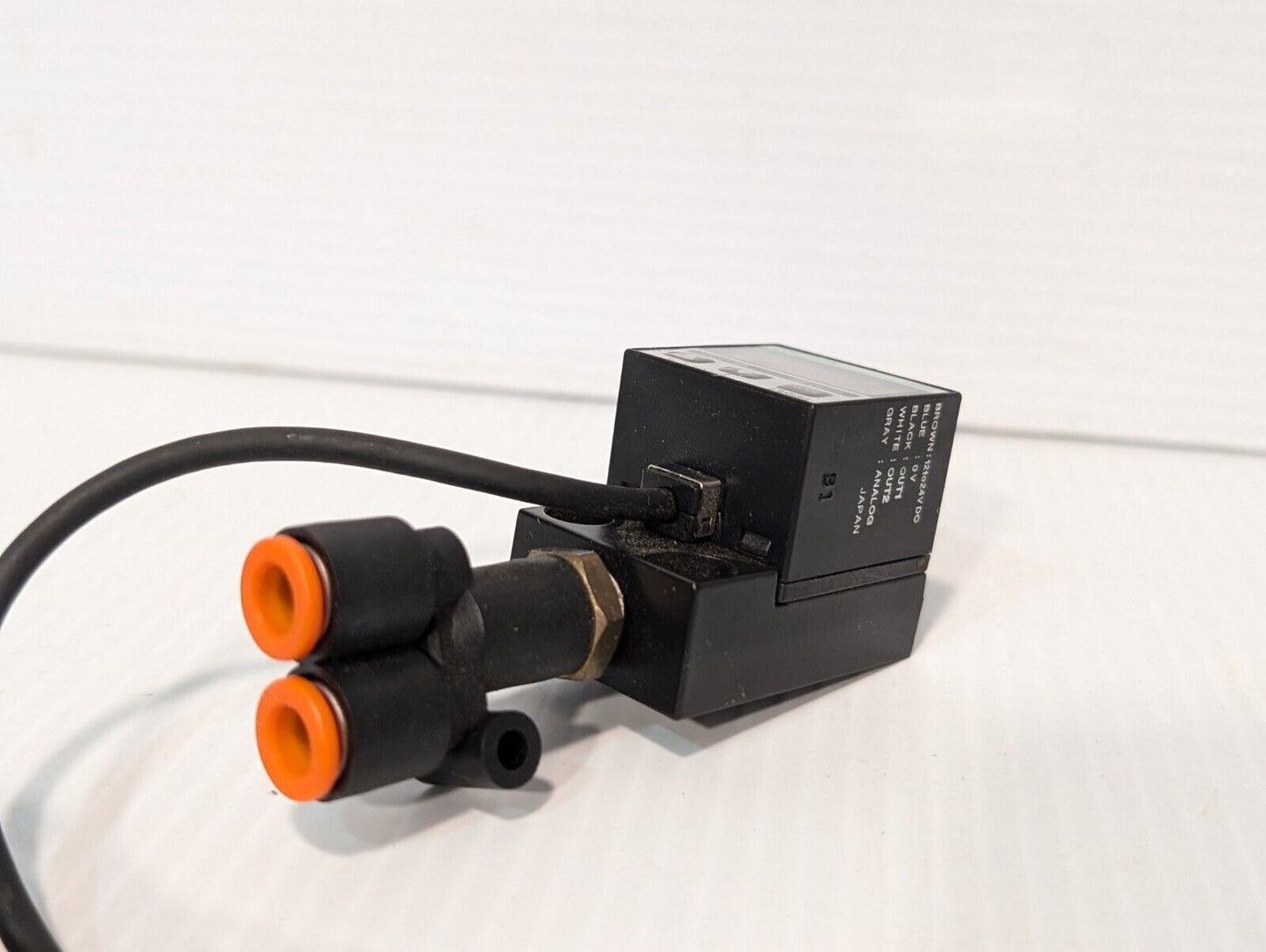 Sunx DP2-42N Digital Pressure Sensor, LED display, 1MPa -Free Shipping & Returns