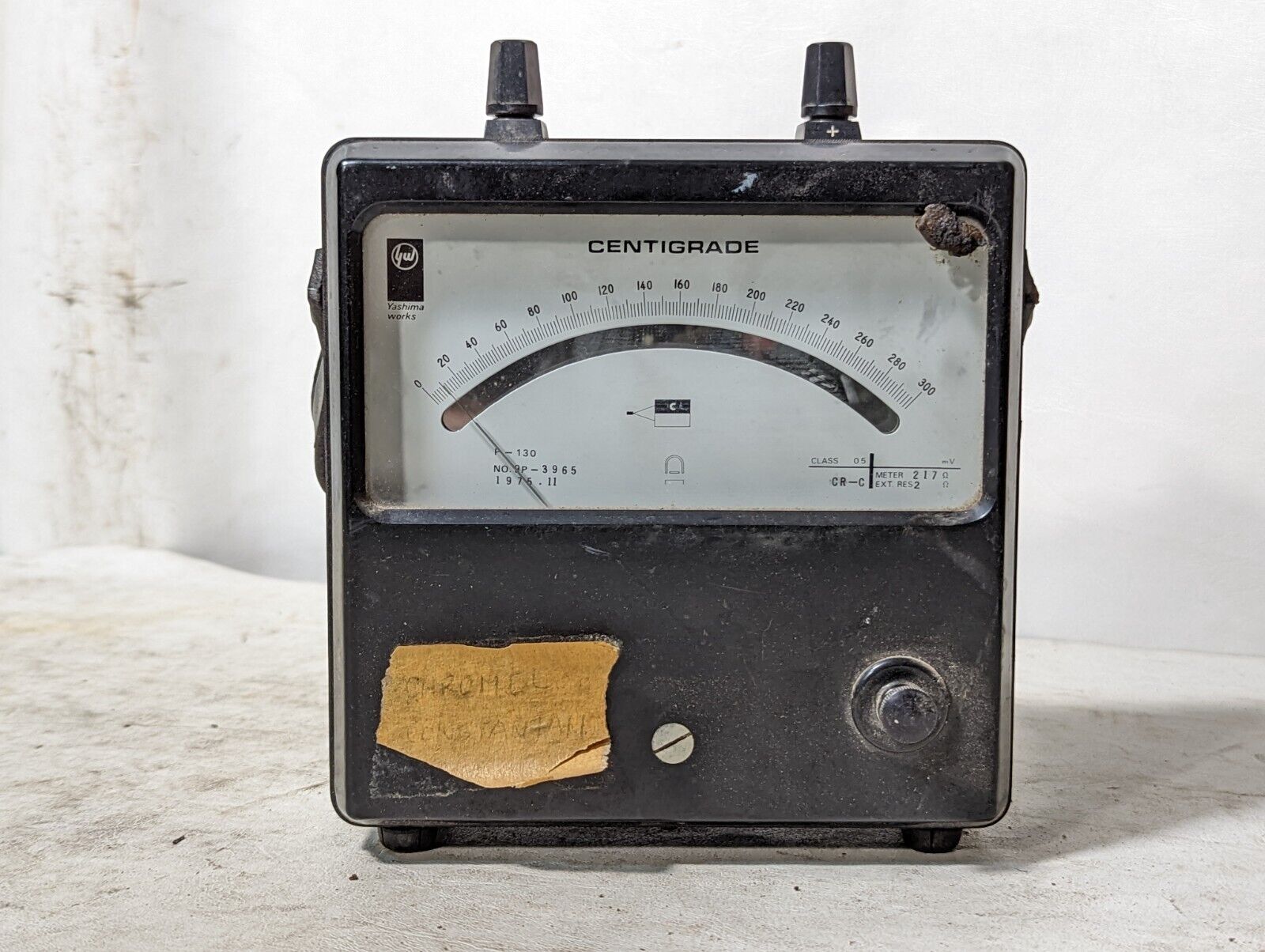 Yashima Works P-130 vintage analog thermometer, 0-300 centigrade