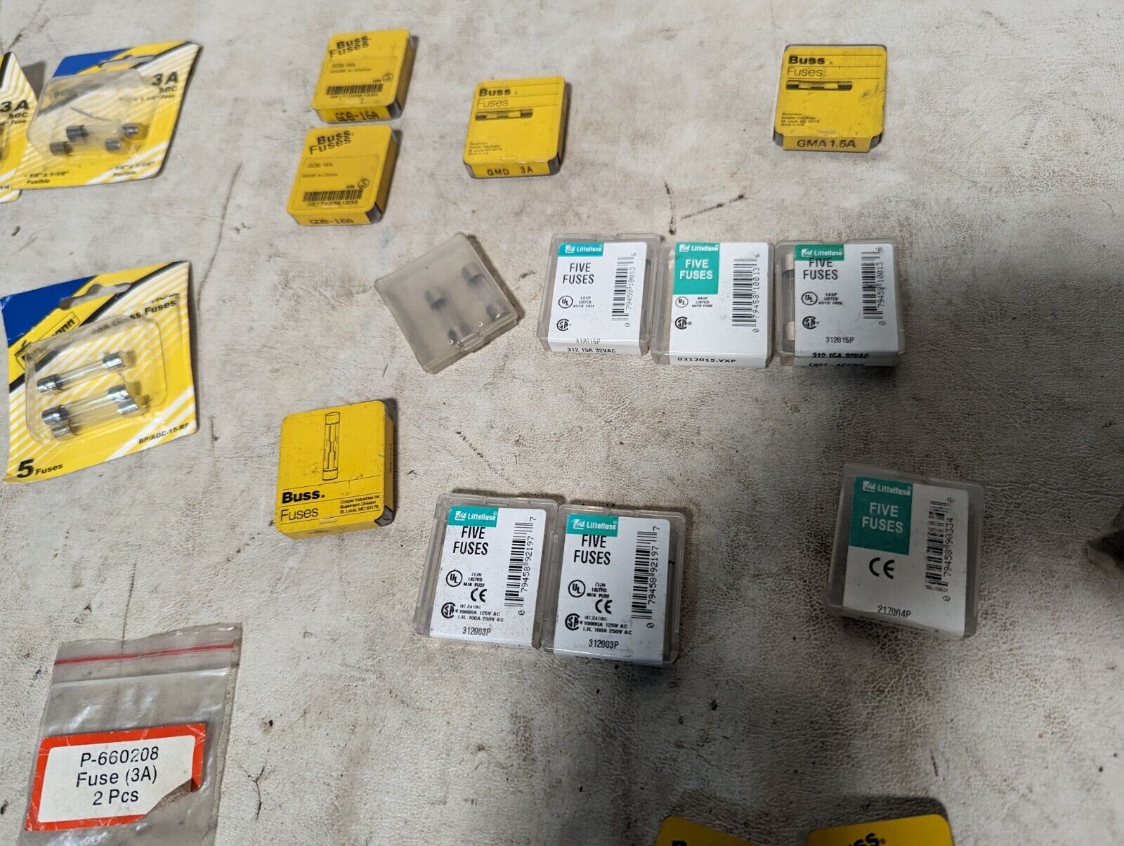 Lot of 100+ fuses: AGC10, AGC15, AGC3, GDB-16A, GMD-3A, 312003P, GMA-500MA, and 