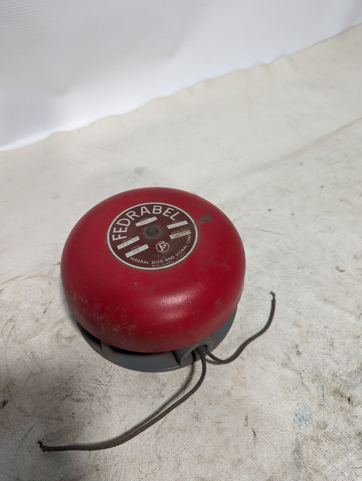 Vintage Federal Sign and Signal 306 Red Electric Siren, 230/250V, 60Hz