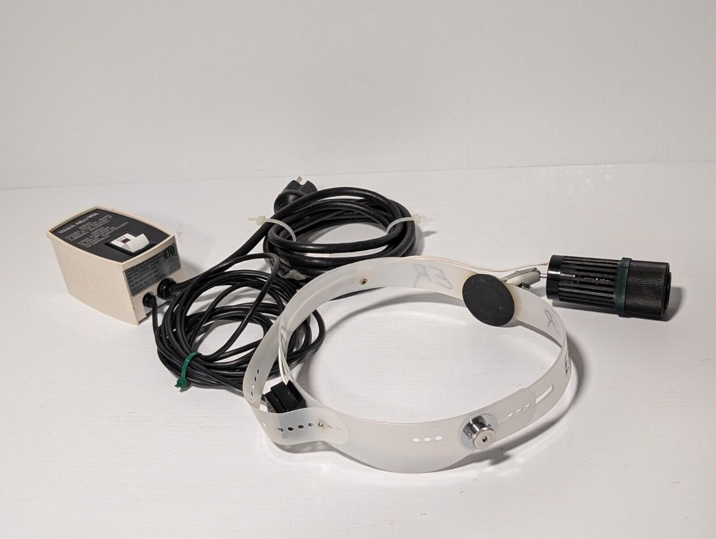 WelchAllyn 49003 halogen headlight with 79003 power supply