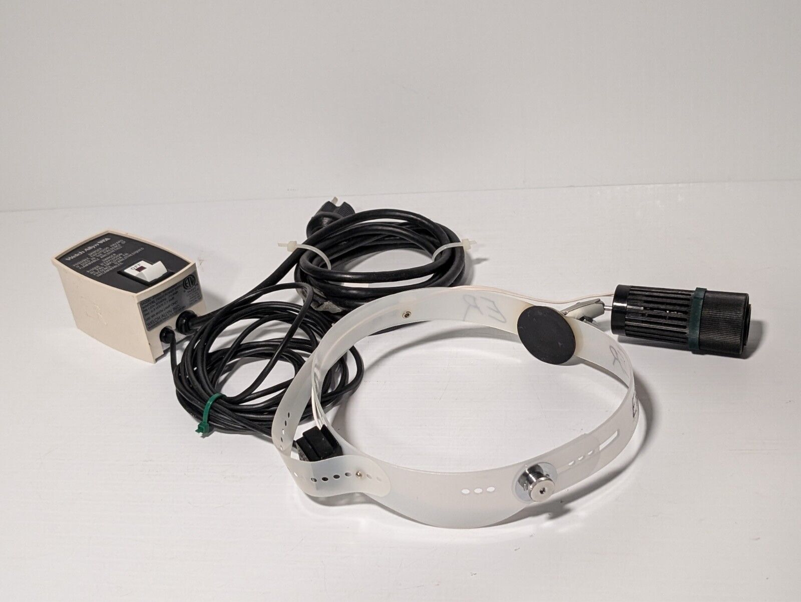WelchAllyn 49003 halogen headlight with 79003 power supply