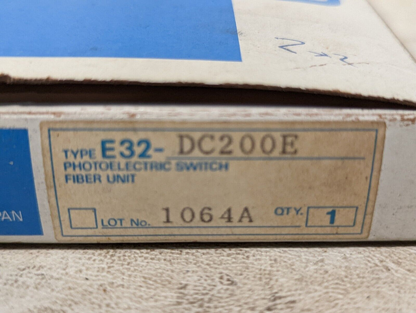 Lot of assorted fiber optic and photoelectric items: Banner, omron, GE, Electro-