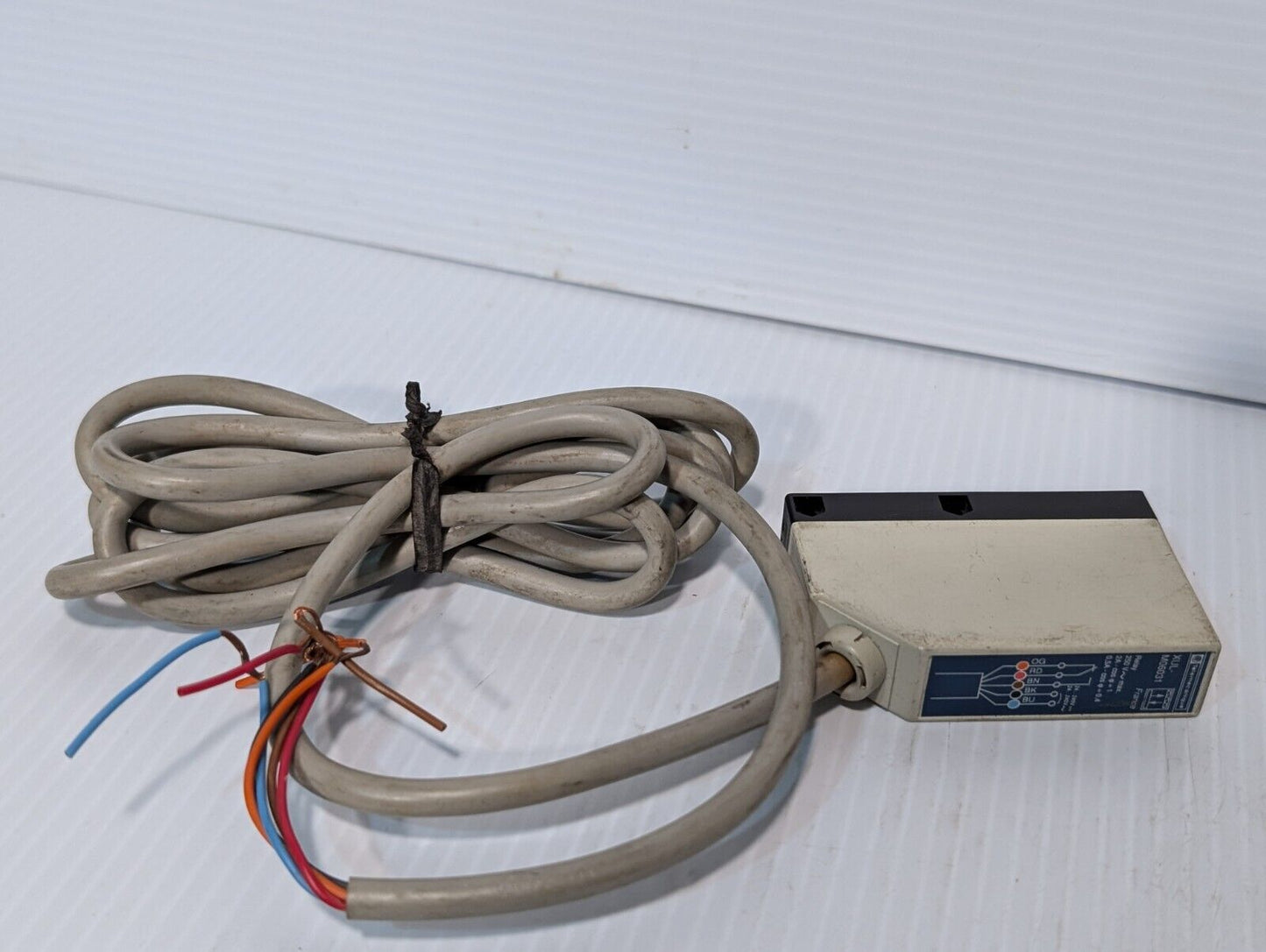Telemecanique XUL-M06031 Photoelectric Sensor, 250 V Max, as pictured