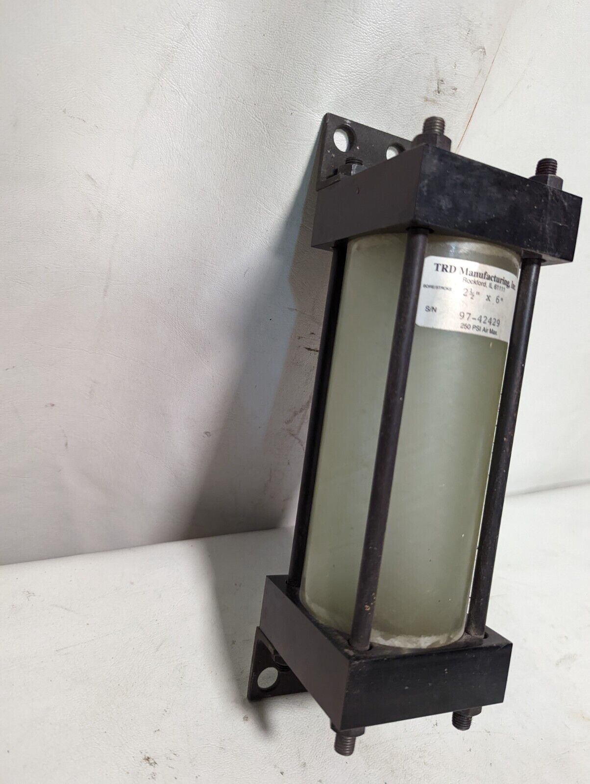 TRD Manufacturing 2.5" x 6" bore/stroke cylinder, 250PSI air max, 97-42429