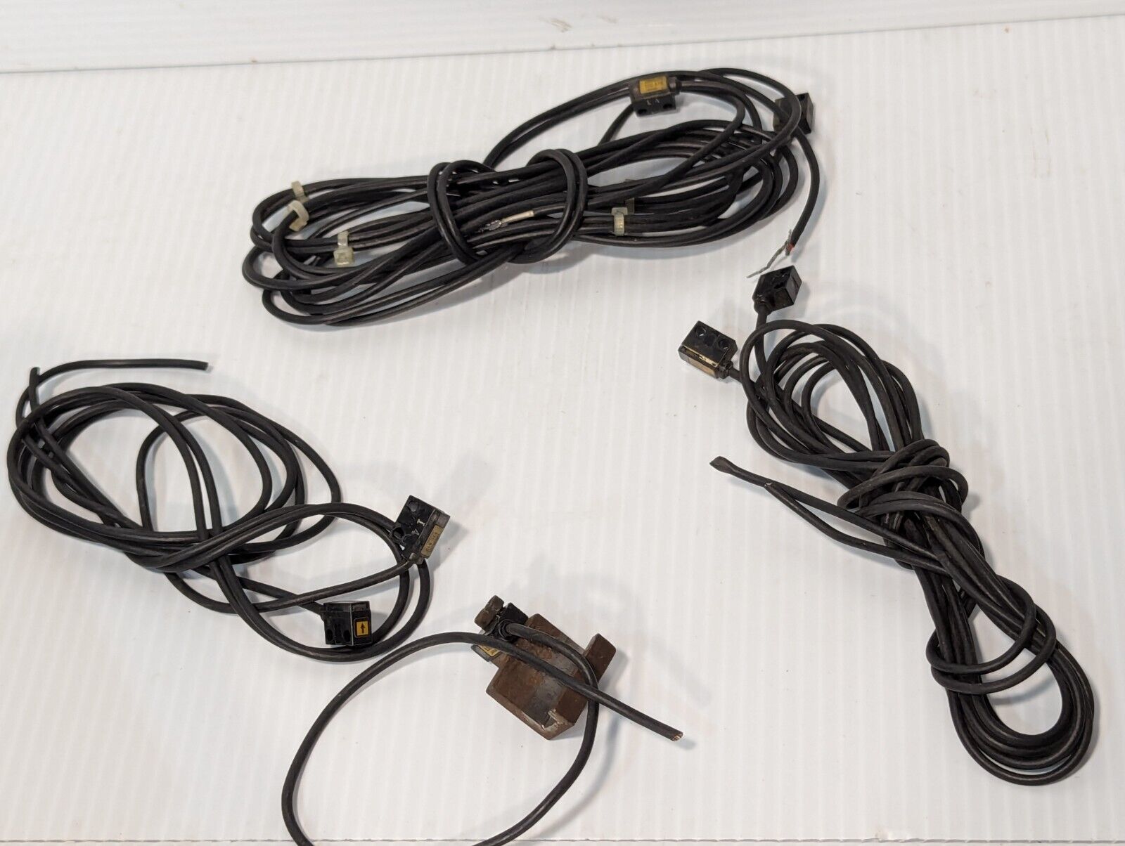 Lot of 3 Omron E3C-S10 Photoelectric Sensors - Free Shipping