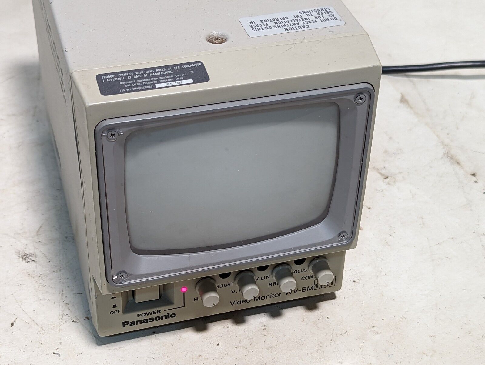 Pansonic WV-BM500 video monitor, powers on but does not display