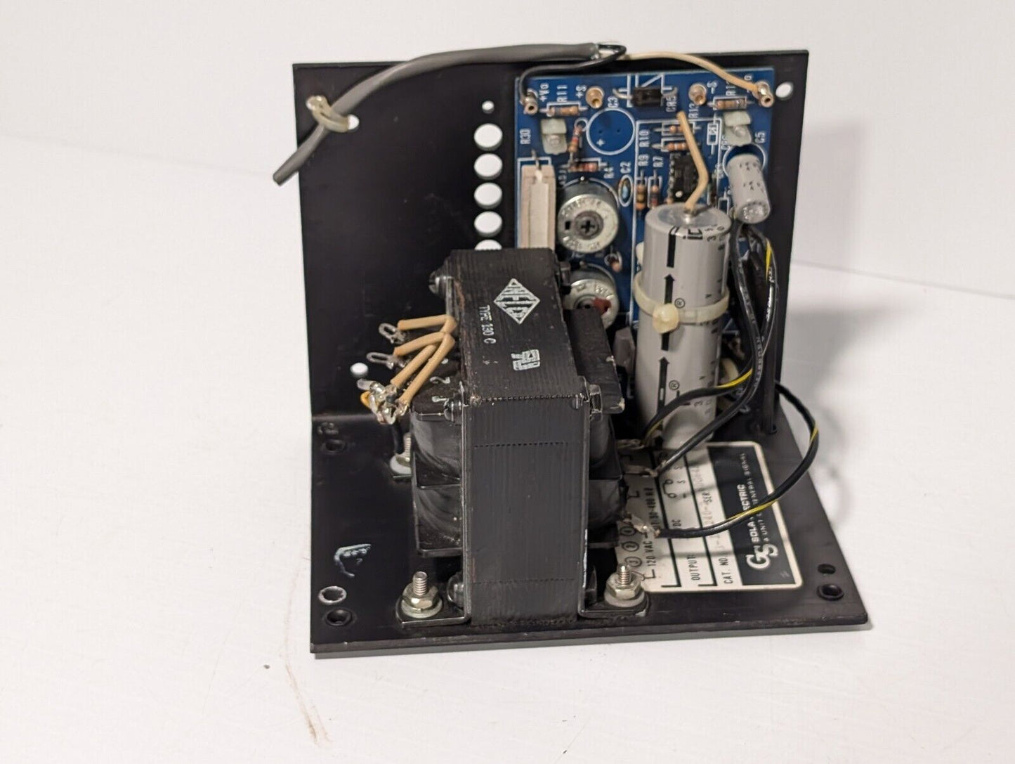 Sola Electric 83-15-240-2 Power Supply Series 80G64FP 120/240VAC 15VDC 50-400Hz