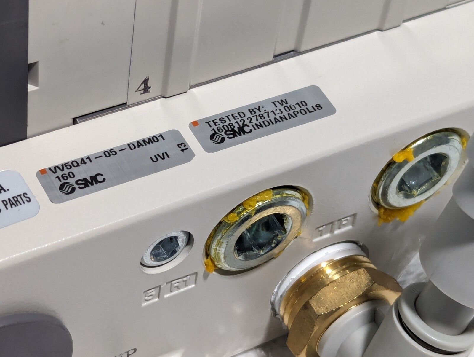 SMC VV5Q41-05-DAM01160 Manifold Assembly with  5 Solenoid Valves - Free Shipping