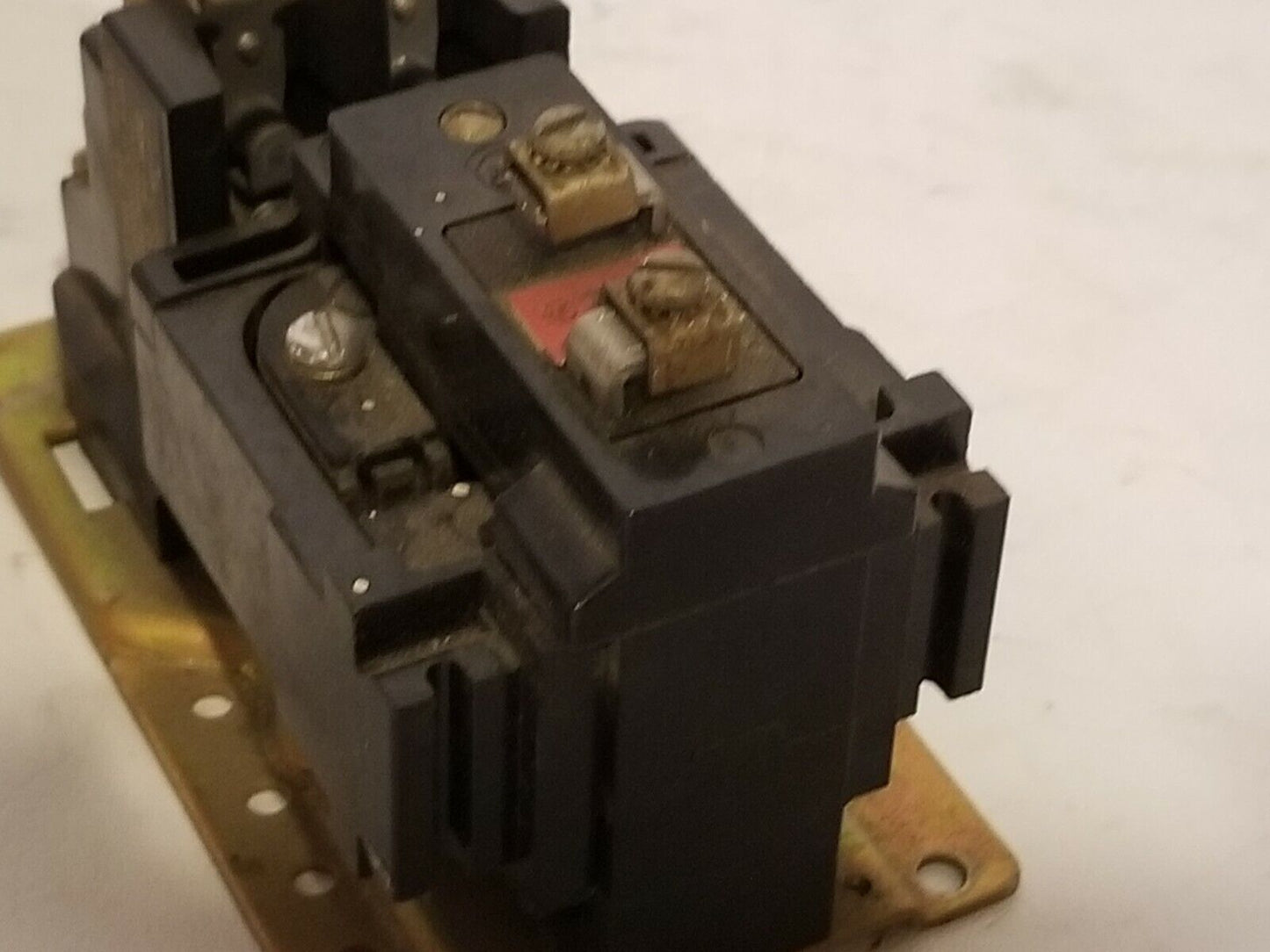 Allen Bradley 700-BR-200 Relay 10A Non-inductive with coil 76A86 120V 60Cy