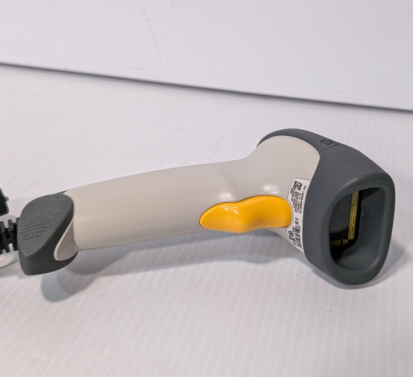 Symbol Technologies LS 2208-SR20001NA Barcode Scanner, Laser, with Cable, 5V